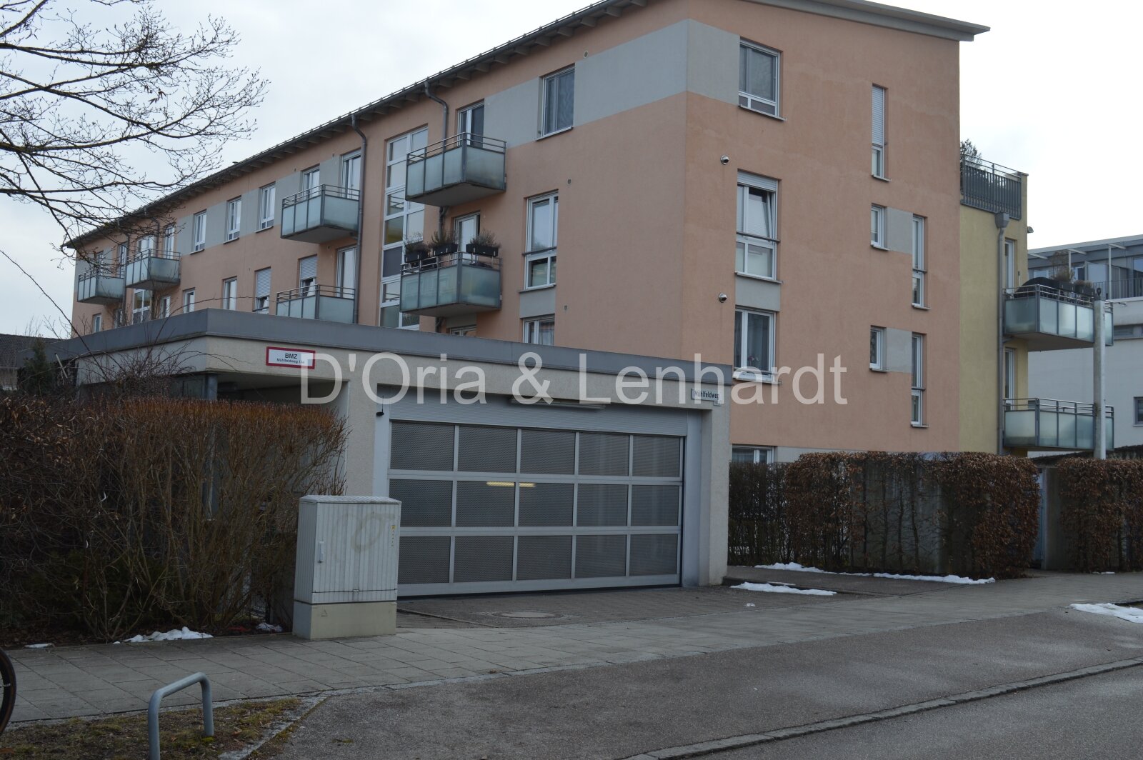 Duplex-Stellplätze mit Gitterbox – ideal für Oldtimer im Mühlfeldweg in Garching bei München