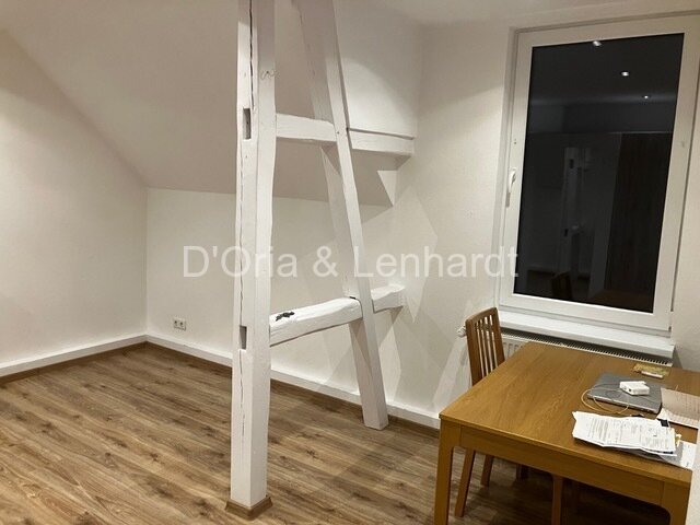 Hochwertig möblierte DG-Wohnung mit Flair