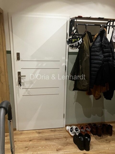 Hochwertig möblierte DG-Wohnung mit Flair